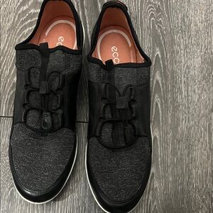 Ecco women new Black and Charcoal Sneakers